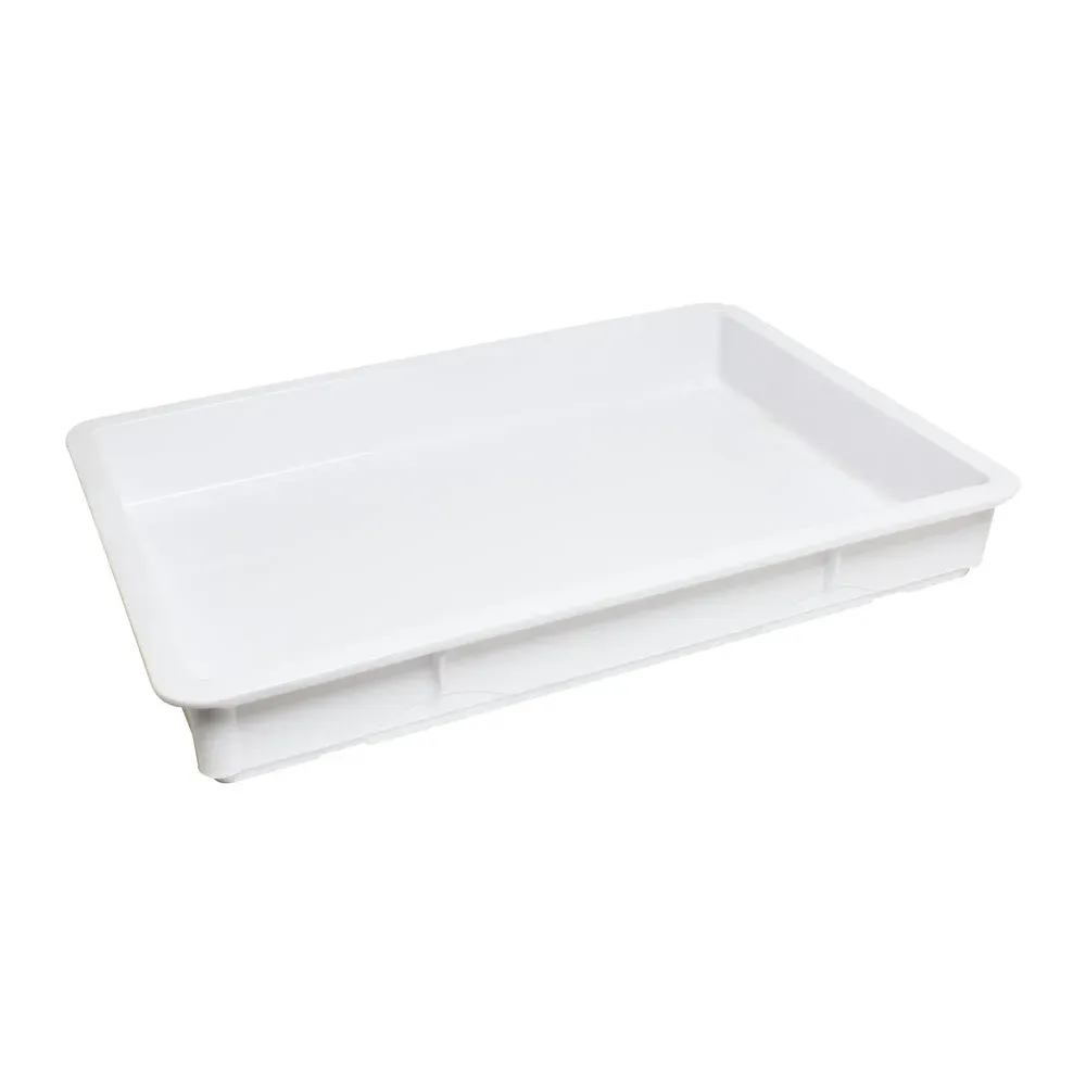 Shallow white polypropylene pizza dough box by Thunder Group, designed for efficient storage and proofing of dough balls in a pizzeria.