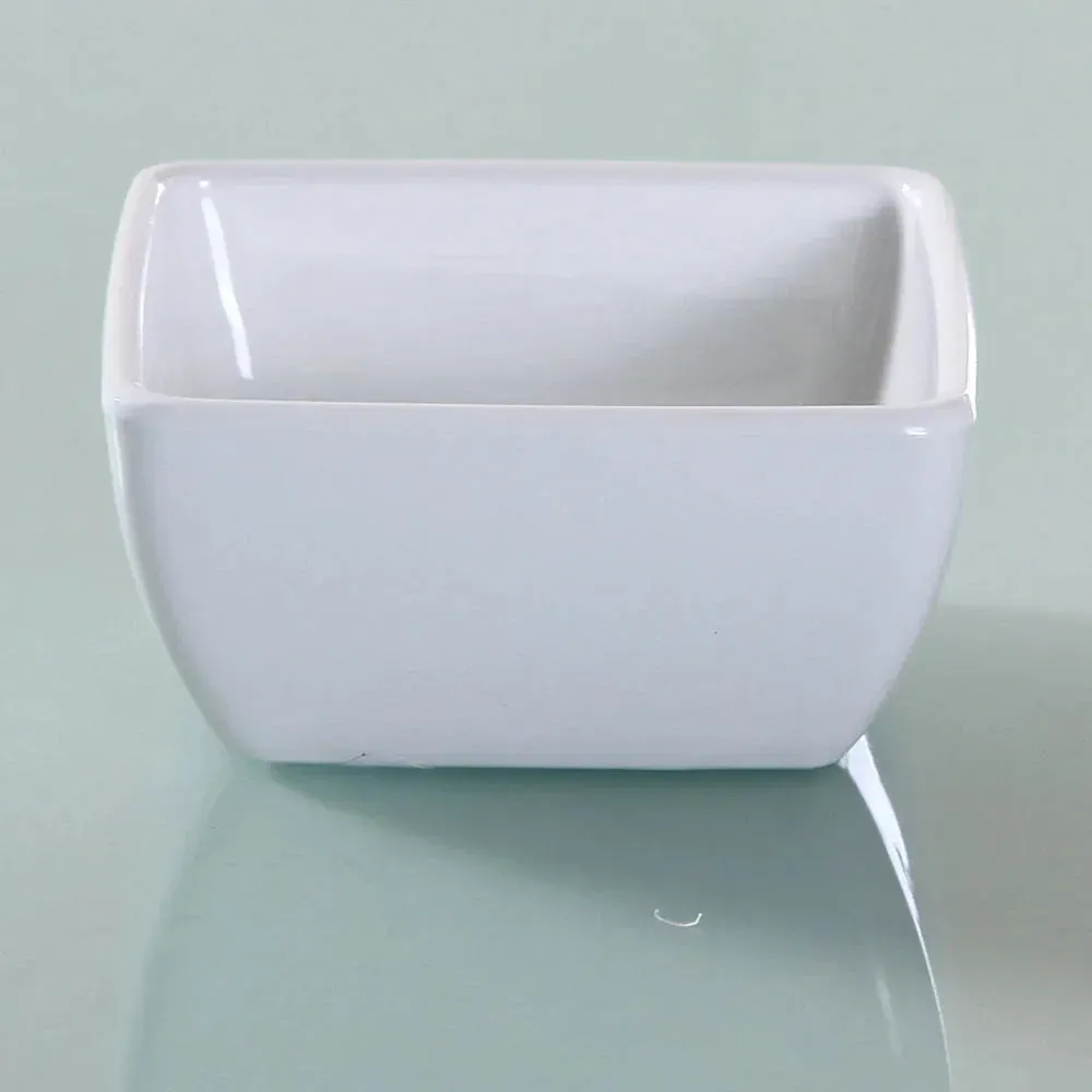 Yanco China white melamine square Venice bowl, perfect for salads, sides, or mains while adding elegance to your dining presentation.